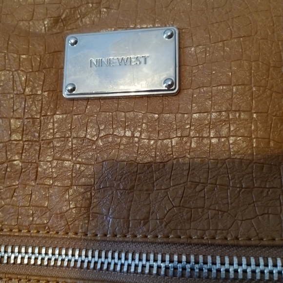 Nine West duffle bag purse - Picture 3 of 4